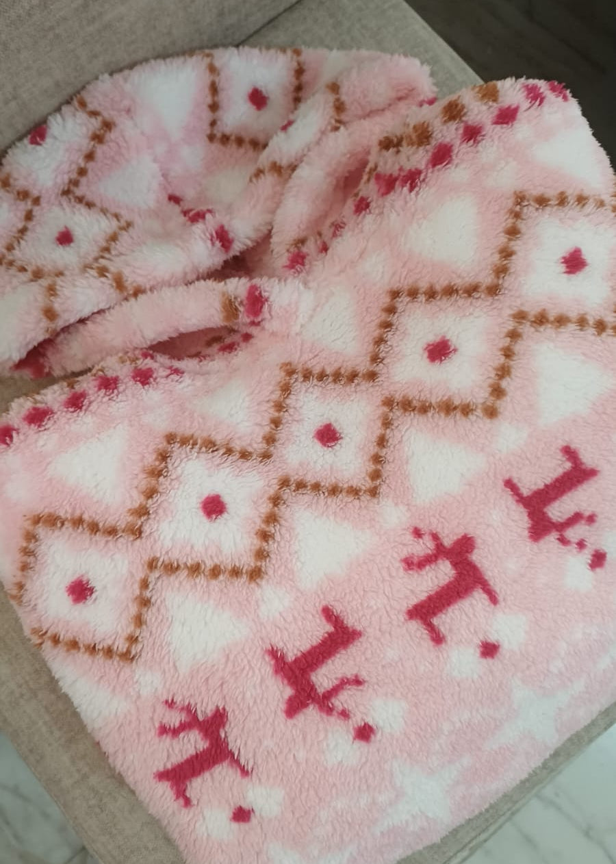 Cozy Fleece Christmas Hoodie Blanket for kids